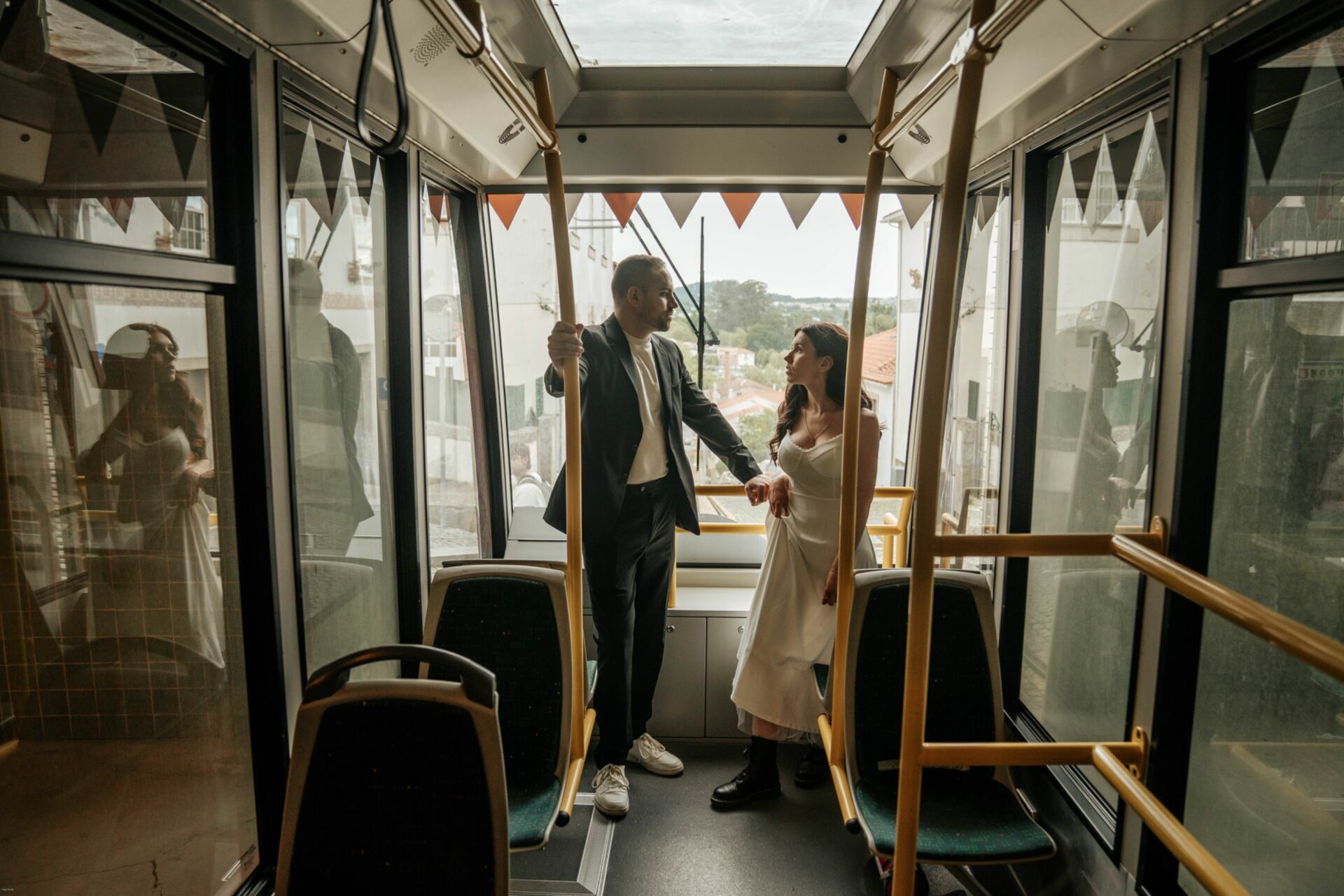 Foto Romana e Tiago – Ensaio de Noivos na Sé de Viseu Foto Romana e Tiago – Ensaio de Noivos na Sé de Viseu - Imagem 34