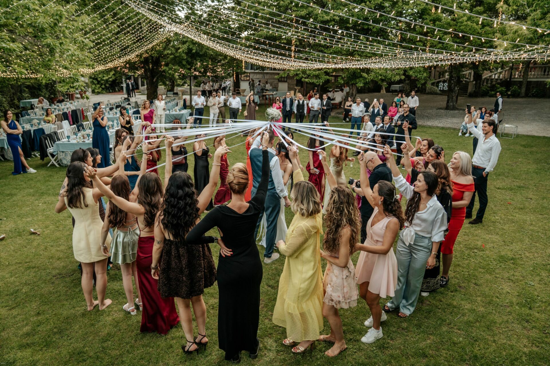 Foto Um dia mágico em Viseu: Casamento na Igreja dos Terceiros e Quinta do Vale Minhoto Foto Um dia mágico em Viseu: Casamento na Igreja dos Terceiros e Quinta do Vale Minhoto - Imagem 43