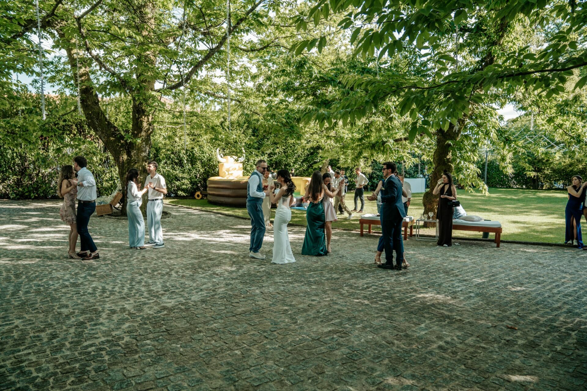 Foto Um dia mágico em Viseu: Casamento na Igreja dos Terceiros e Quinta do Vale Minhoto Foto Um dia mágico em Viseu: Casamento na Igreja dos Terceiros e Quinta do Vale Minhoto - Imagem 31