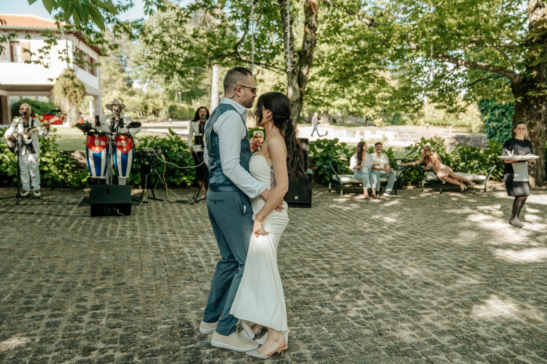Foto Um dia mágico em Viseu: Casamento na Igreja dos Terceiros e Quinta do Vale Minhoto Foto Um dia mágico em Viseu: Casamento na Igreja dos Terceiros e Quinta do Vale Minhoto - Imagem 30