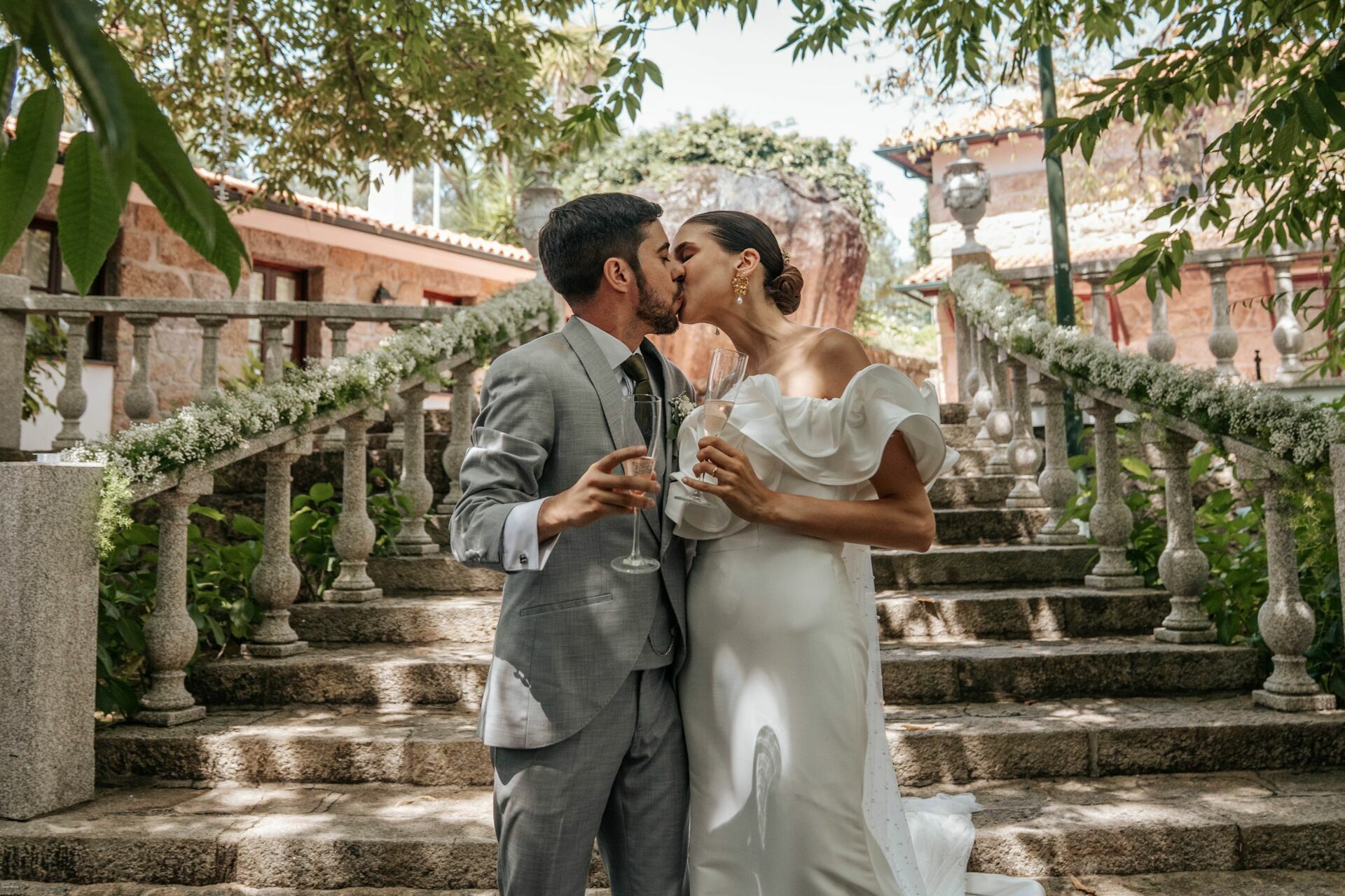 Foto Luz, Emoção e Amor: O Casamento da Sara e do Pedro em Tondela Foto Luz, Emoção e Amor: O Casamento da Sara e do Pedro em Tondela - Imagem 30
