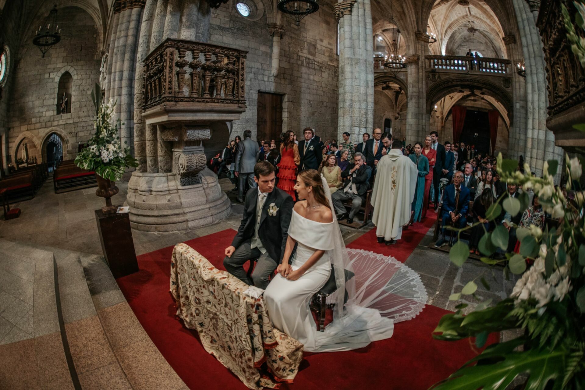 Foto Marta & Manuel: Um Casamento Luso-Espanhol Cheio de Energia na Sé de Viseu e Solar de Vilar Foto Marta & Manuel: Um Casamento Luso-Espanhol Cheio de Energia na Sé de Viseu e Solar de Vilar - Imagem 35